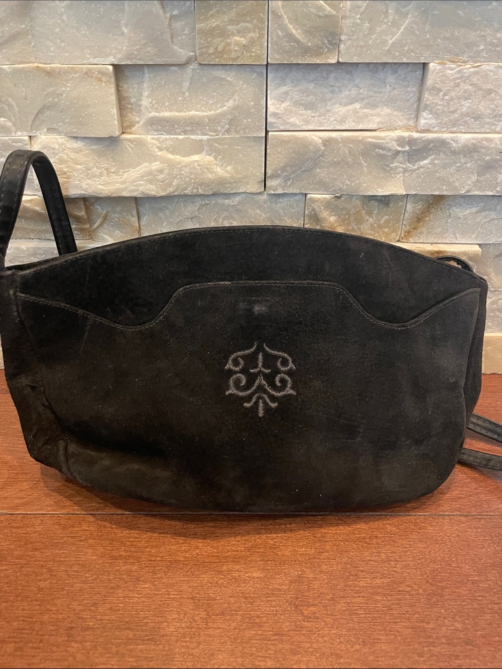 5/$25 Naturalizer Black Crossbody Bag with Embroidered Motif